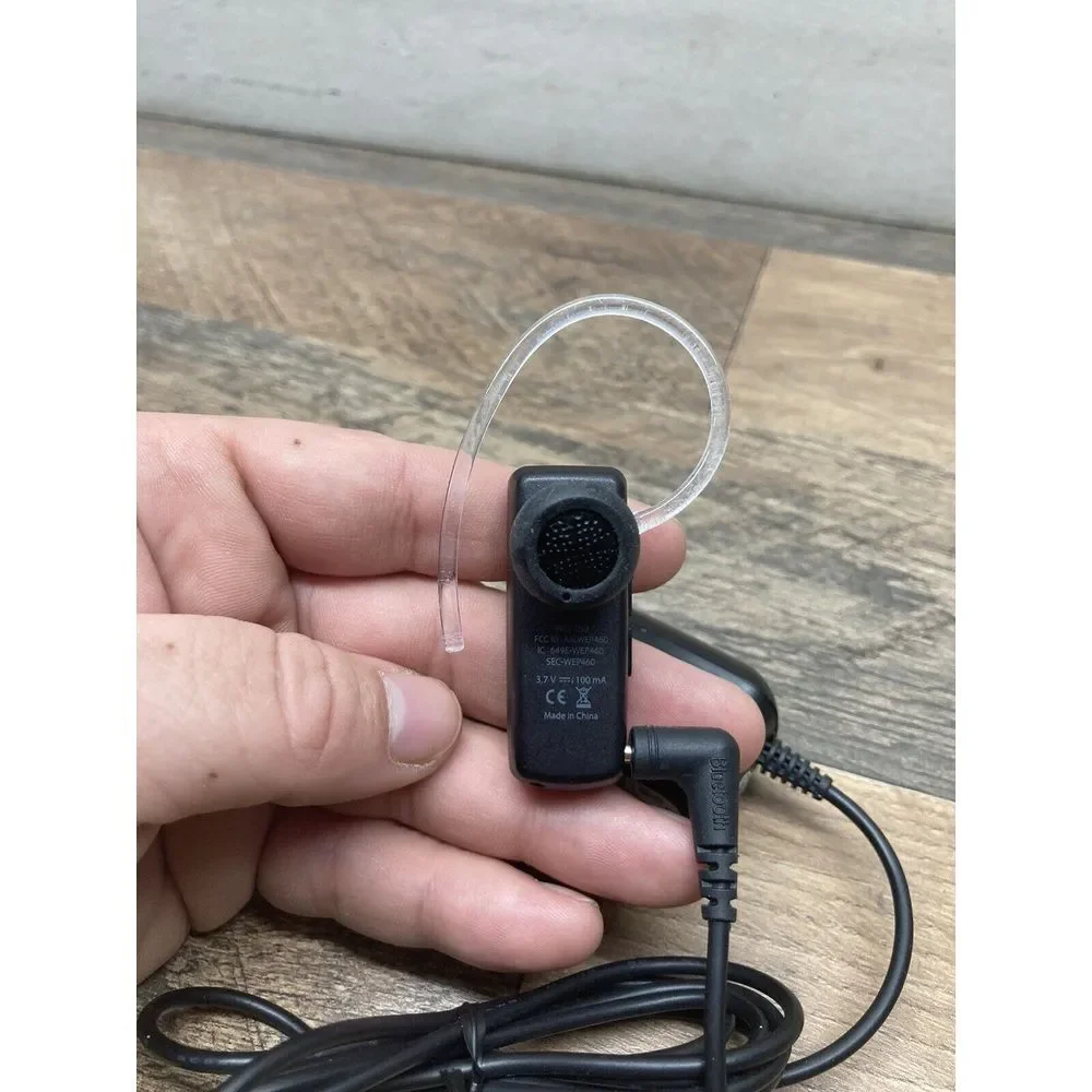 Samsung WEP650 Lightweight Wireless Bluetooth Headset With‎ Charger